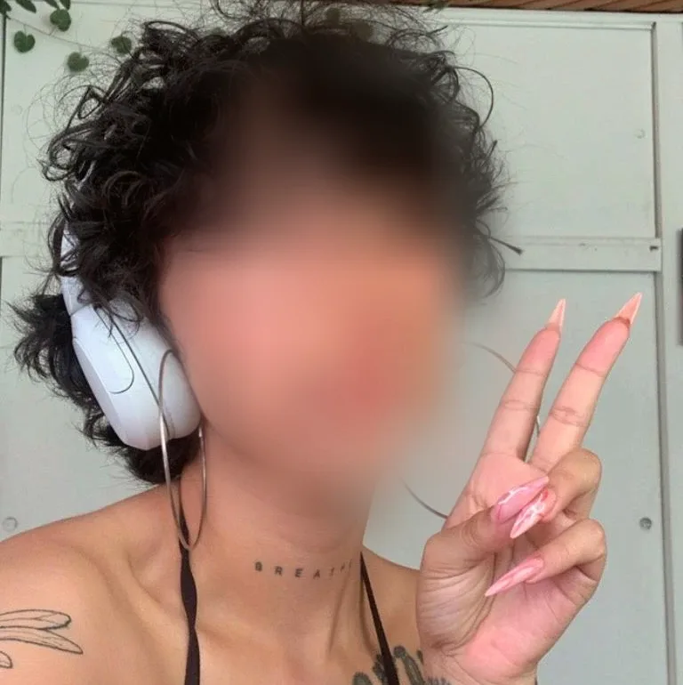 Ada, 26