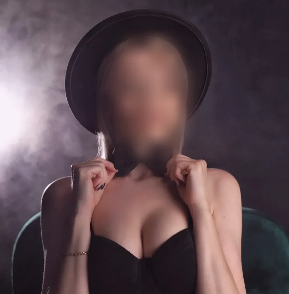 Katie, 39