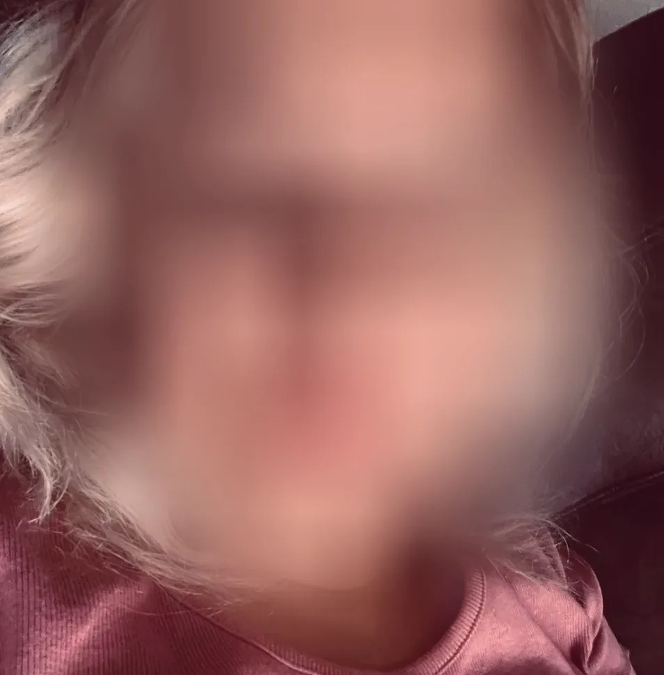Nia, 29