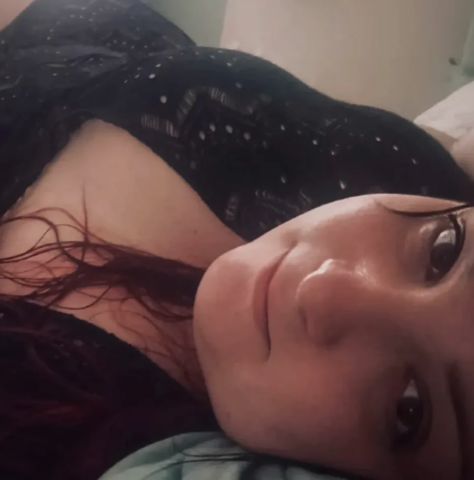 Nia, 33