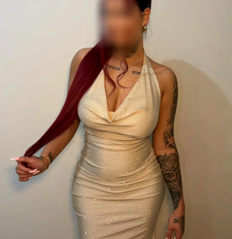 Zoe, 22